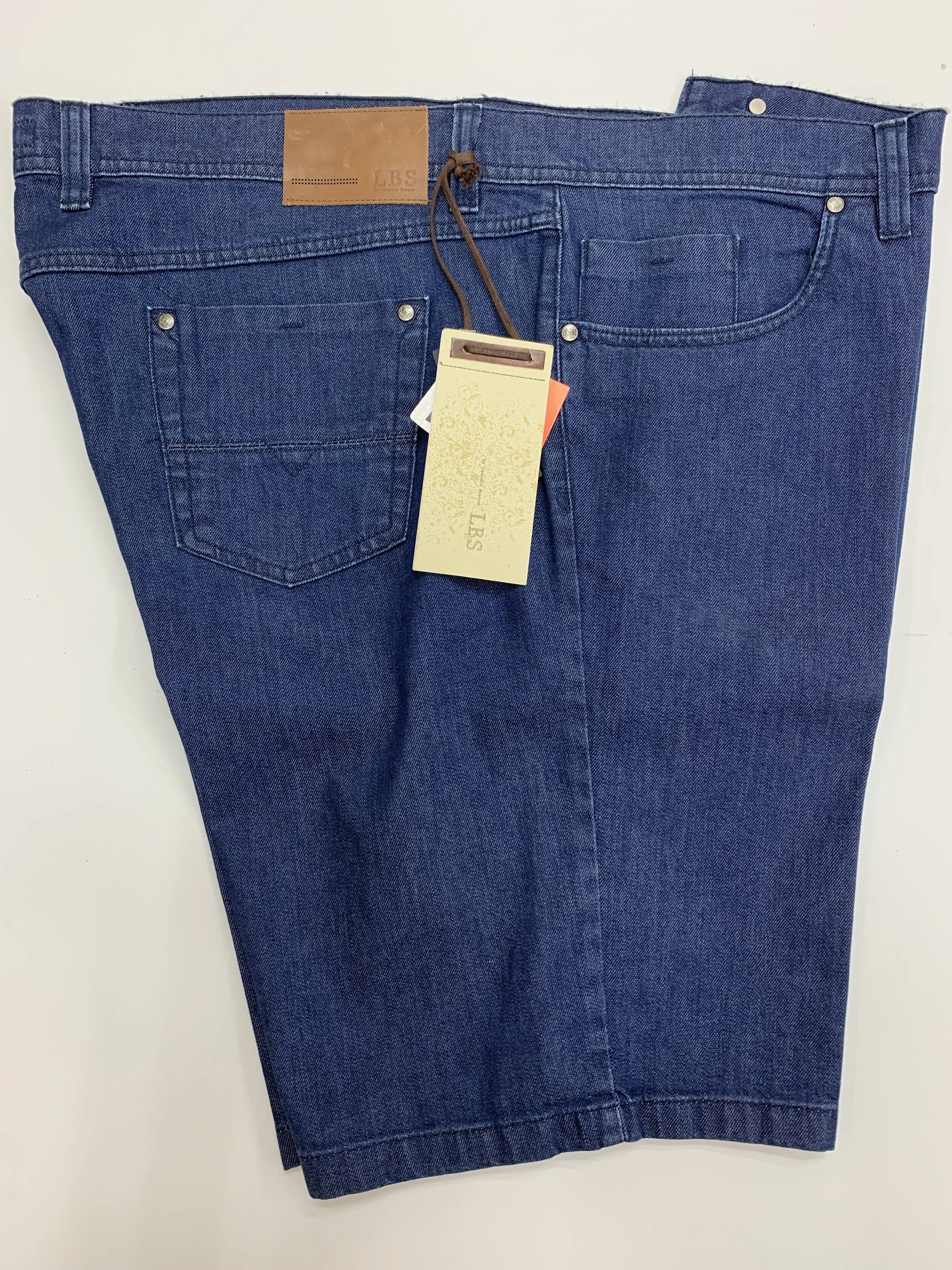 1A3A6B9C-EEF6-4042-8346-4AC3843F2958