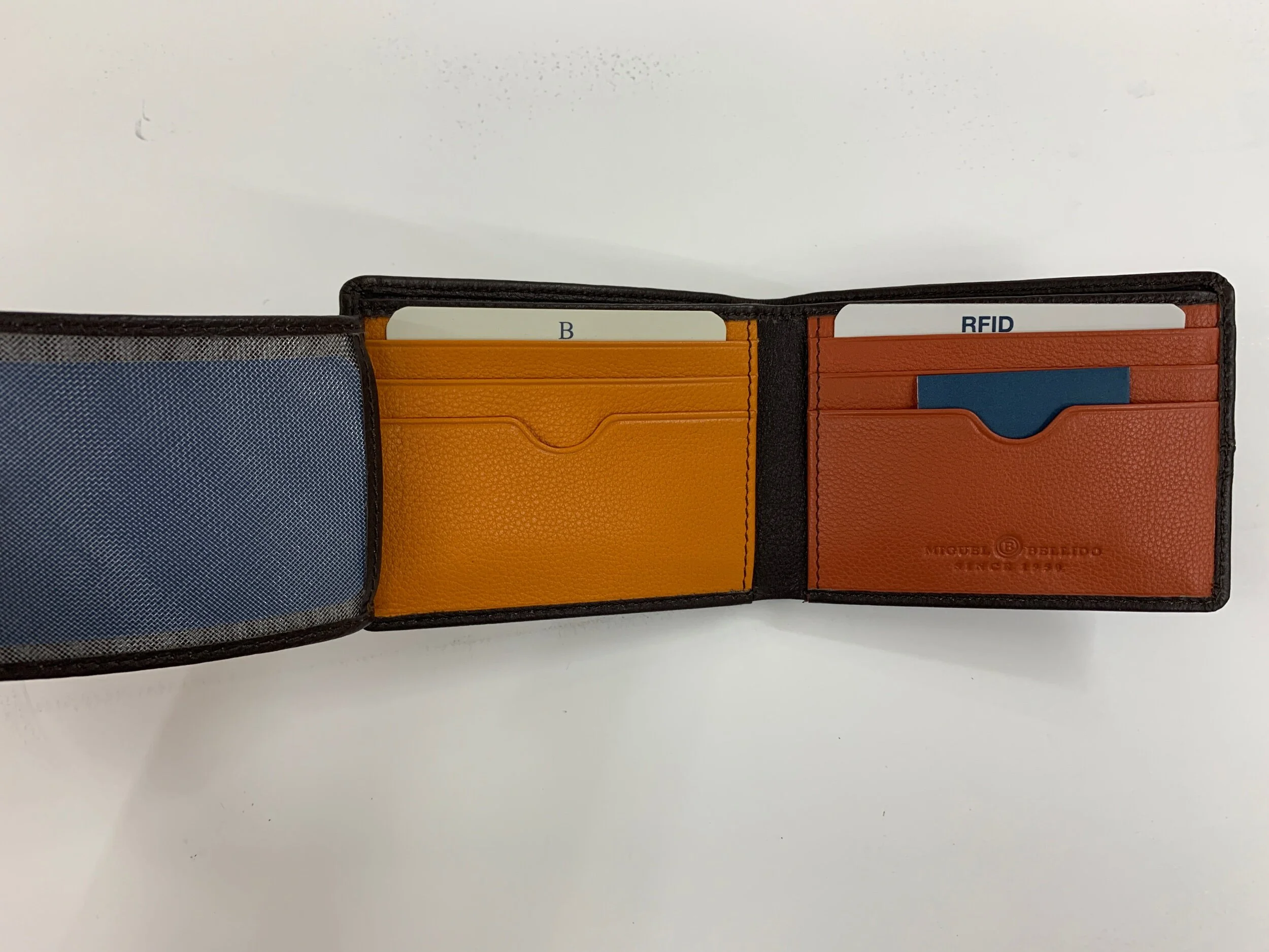 FD0DFC1D-5F9C-44FA-99E5-D8A9184E2A70