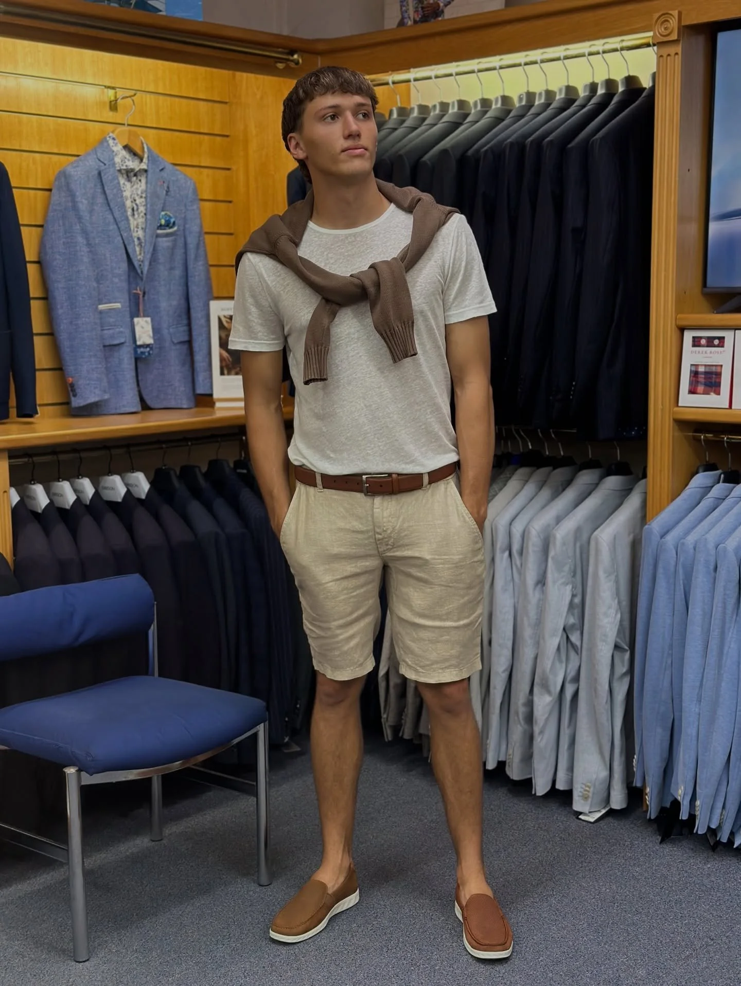 Whether you pair them with a T-shirt, polo, or shirt, our shorts collection has a style for every taste. Discover your perfect fit at Harrisons Menswear. 🩳
&bull;
&bull;
&bull;
&bull;
&bull;
#harrisonsmenswear #shorts #style