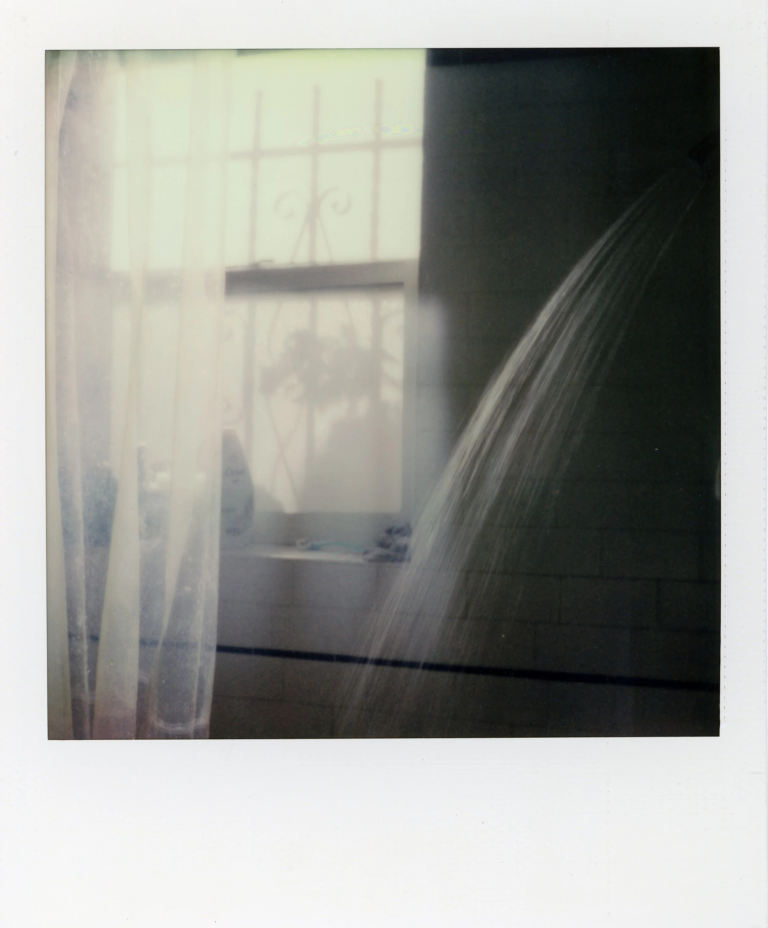 polaroid 22-24'_4.jpg