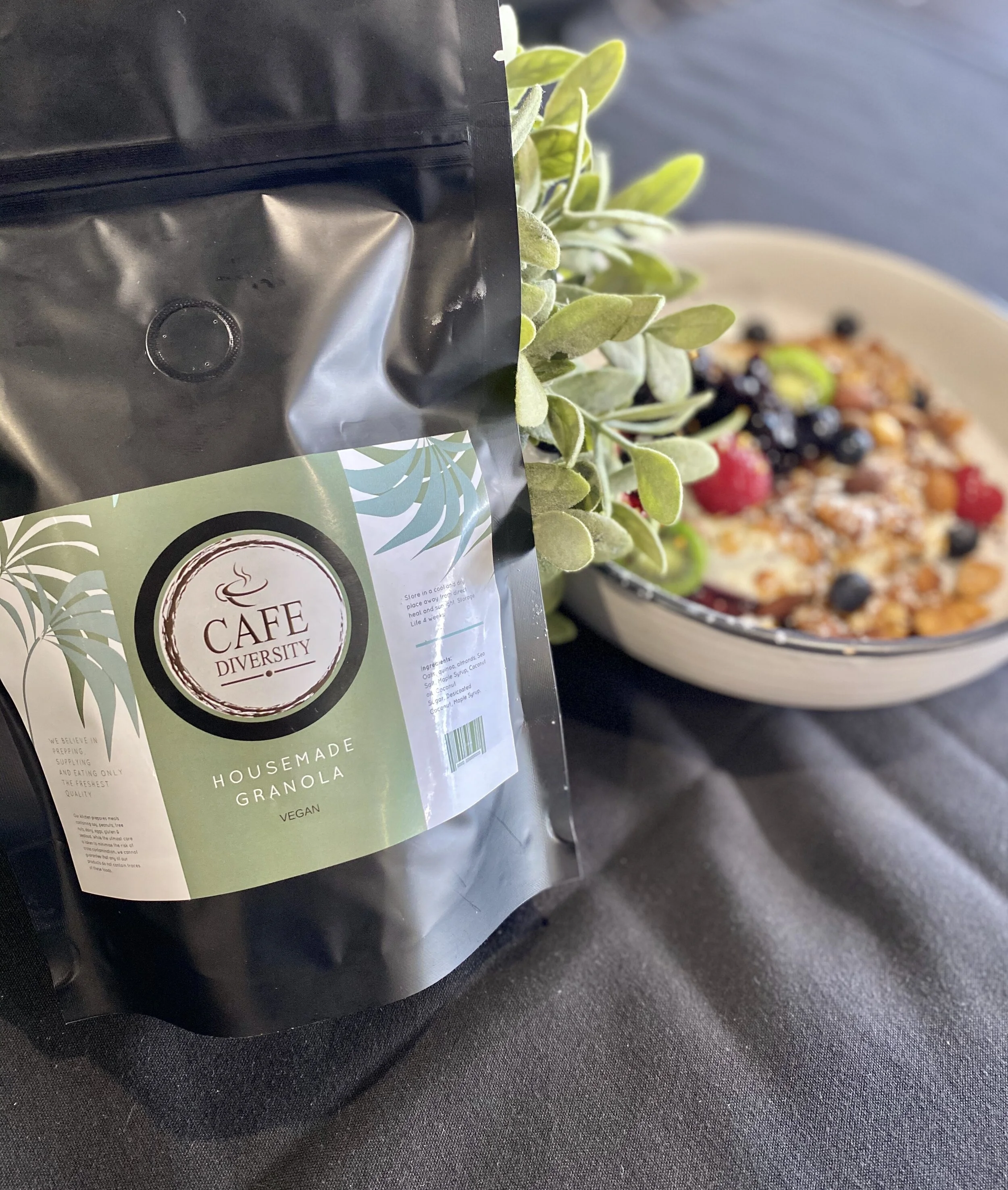 Diversity Granola w' Oats, Quinoa, Almonds, Maple &amp; Coconut