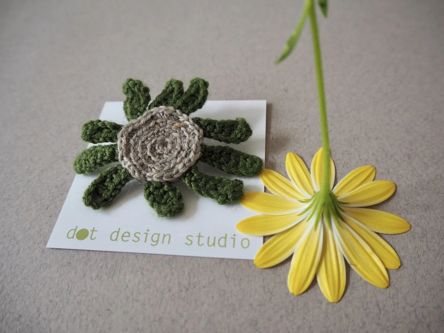 GOST_Dot Design_Daisy brooch small green_6.5cm_low res.jpeg