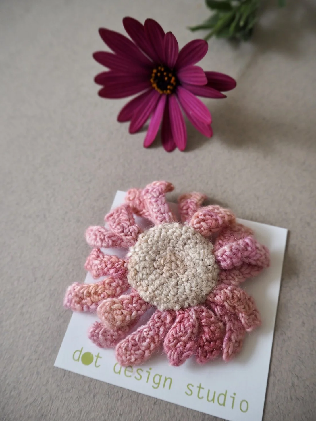 GOST_Dot Design_Daisy brooch large pink_6.5cm_low res.jpeg