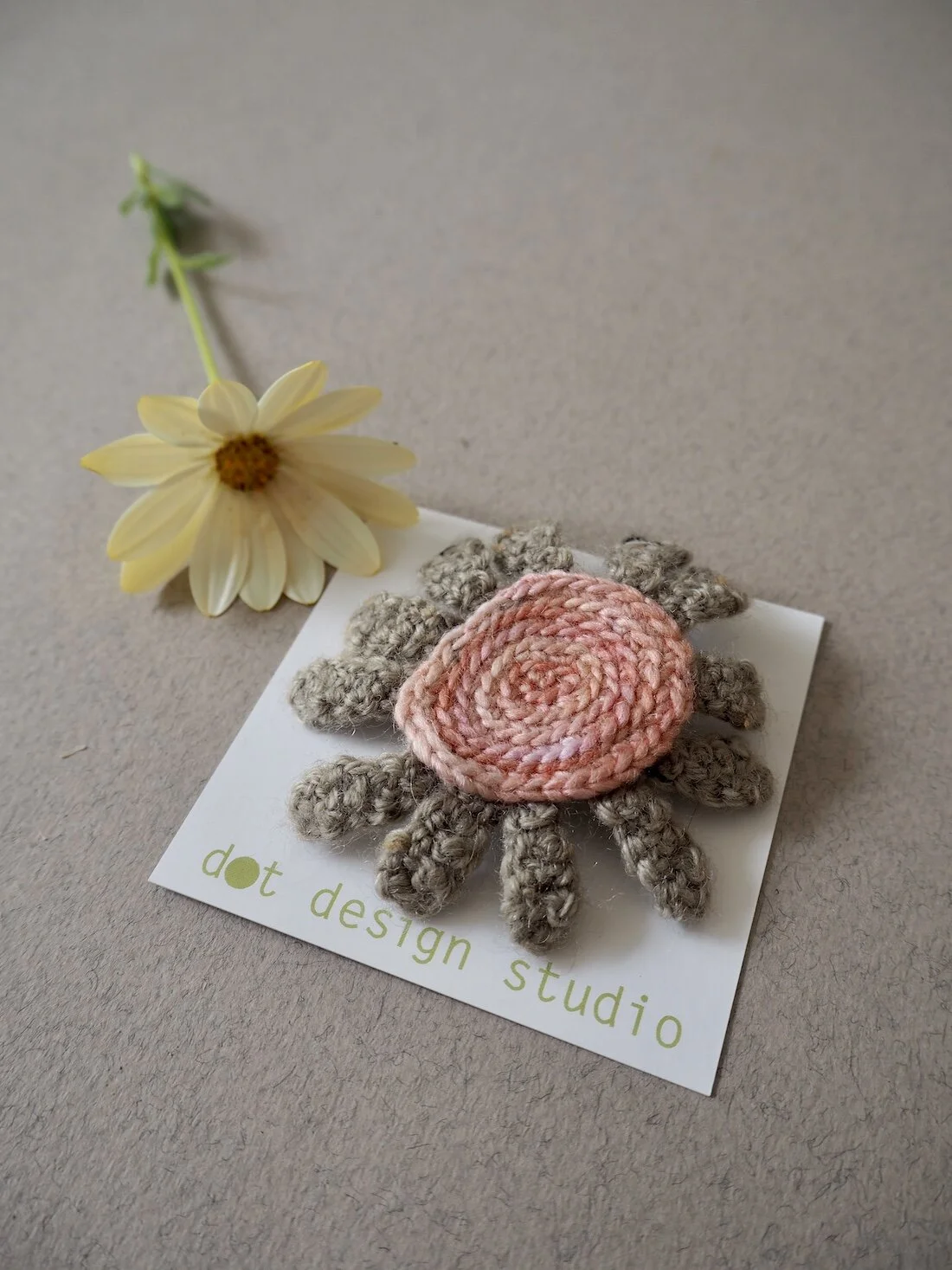 GOST_Dot Design_Daisy brooch small pink with beige petals_6cm_low res.jpeg