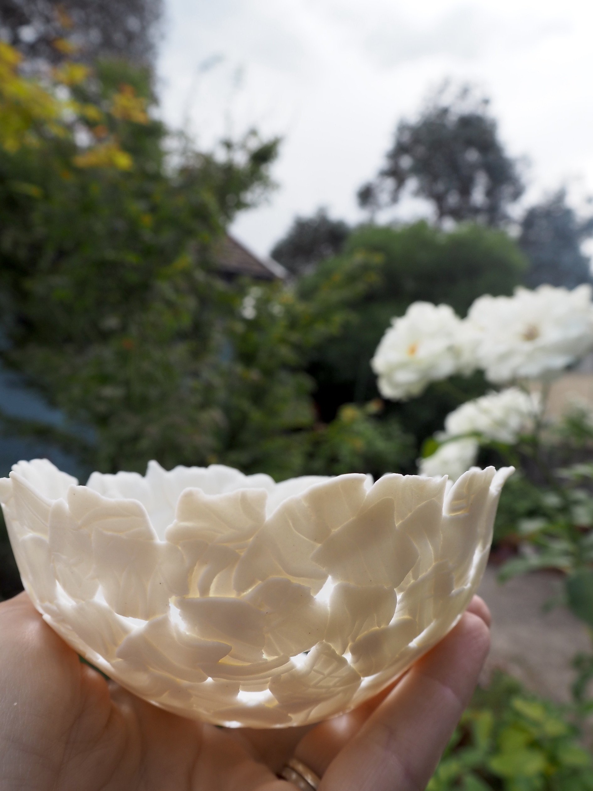 GOST Julie Pennington eggshell bowls ES1 white roses 2 low res.jpg