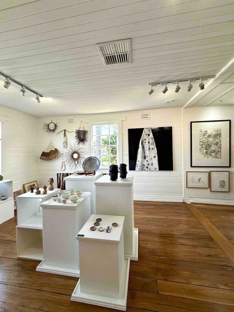 Lovely art/framing gallery/shop