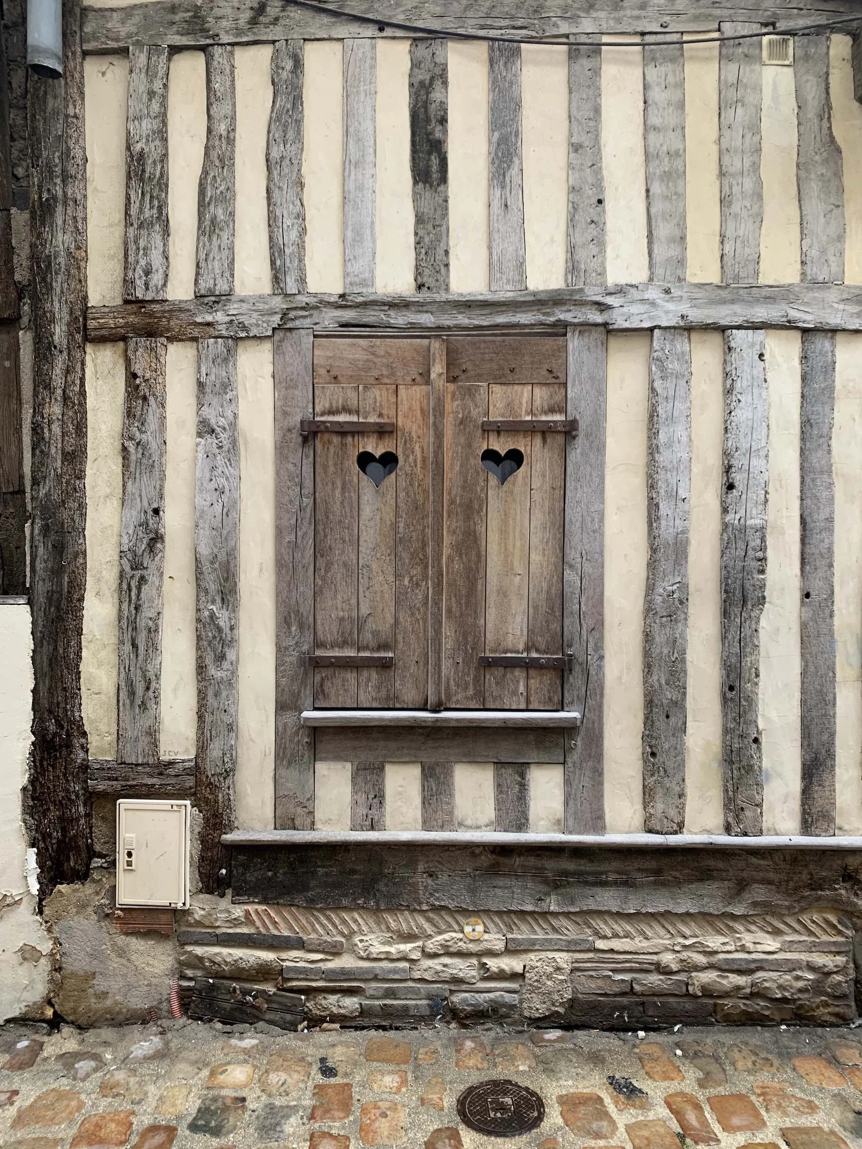 GOST_Melissa Hammond_Troyes 2_low res.jpg