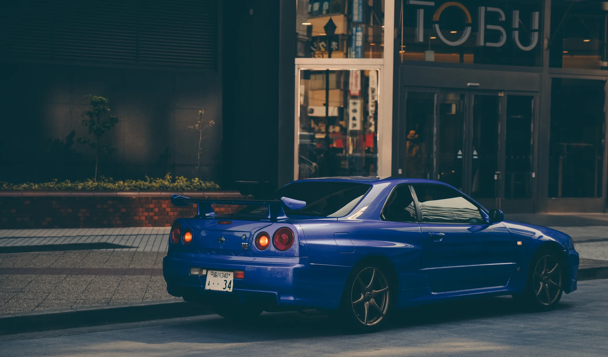 33722012121_043e32267a_k.jpg