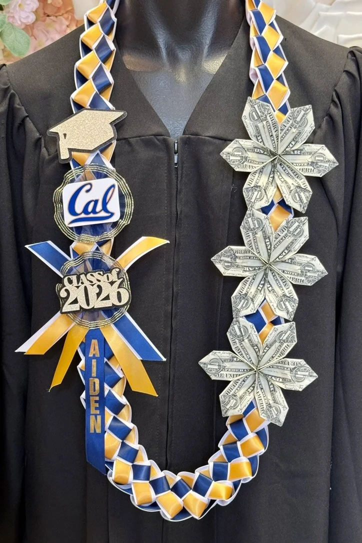 CAL- Berkeley University of California Graduation Lei