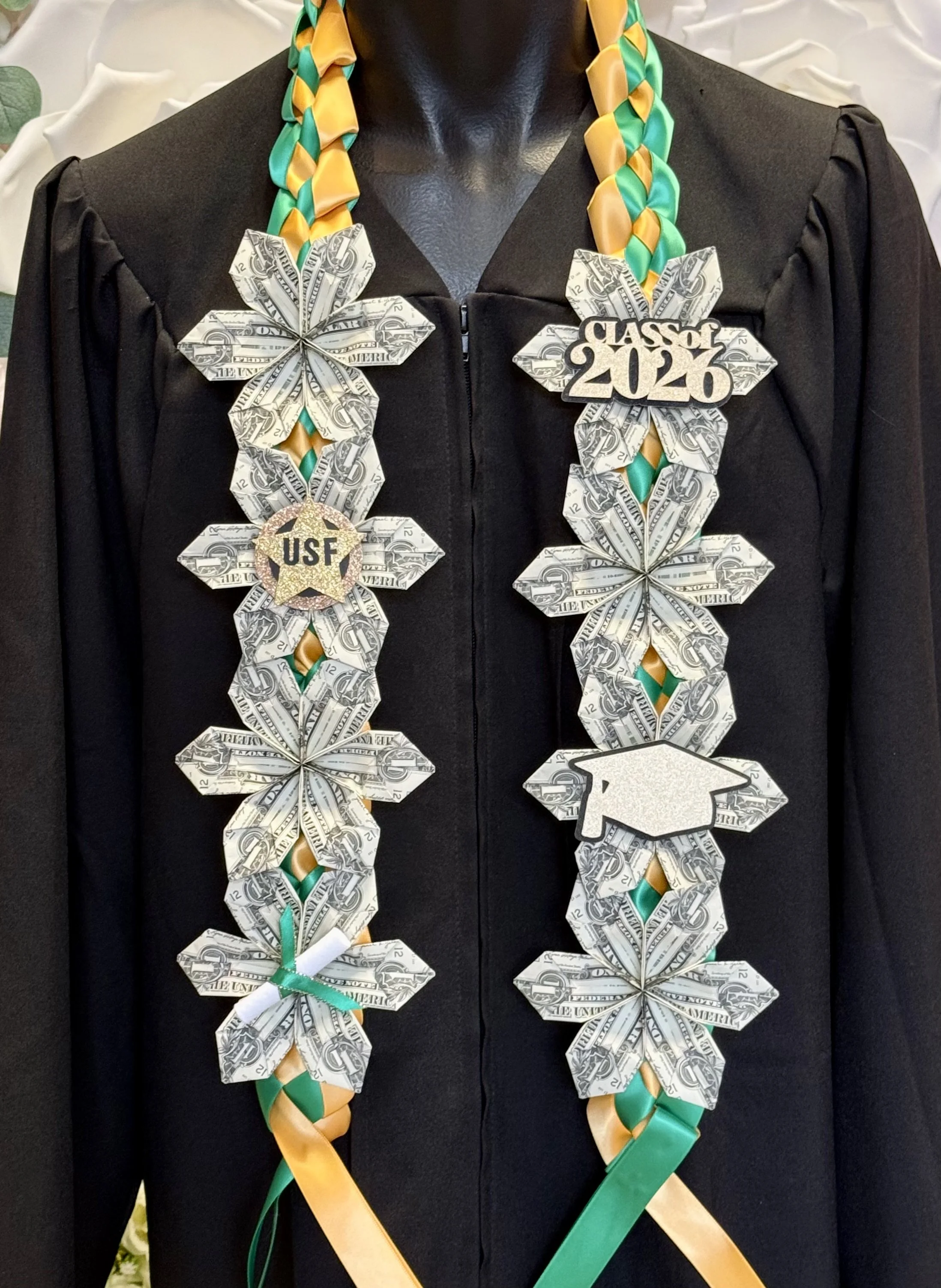 8 Flowers Graduation Lei - #04