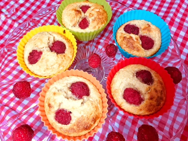 Muffins met framboos en banaan
