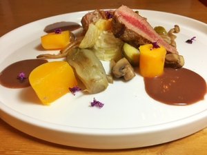 Hertenkalffilet grand veneur met wintergroenten en aardappelgratin