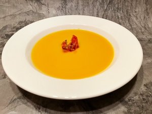 Soepje van wortel en zongedroogde tomaatjes