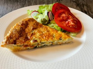 Quiche van courgette en zalm