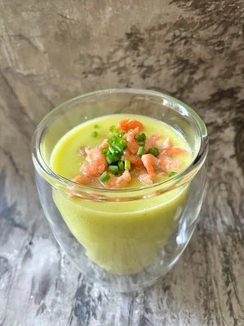 Koud soepje van komkommer en avocado