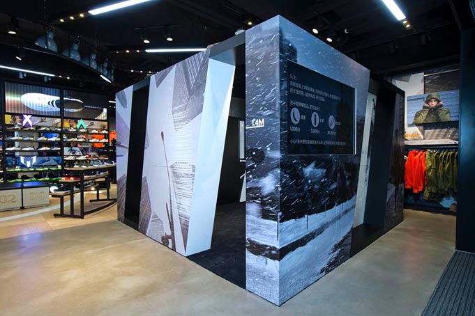 Adidas and TBWA Hong Kong create an in-store virtual reality room that 'tests in snow run cold conditions — Kong