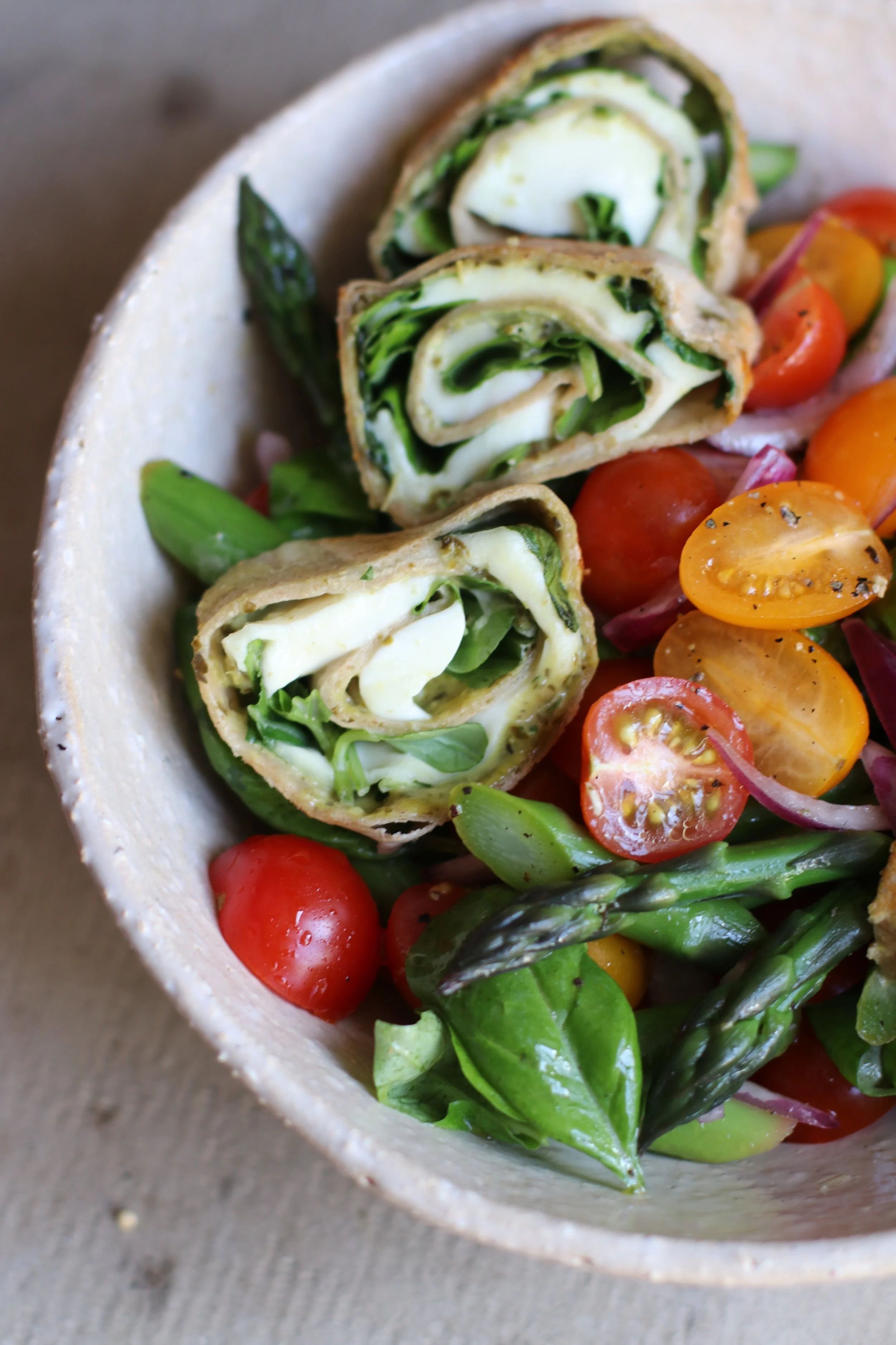 Tomaten Spargel Salat Mit Piadina Rolle The Frank Blog