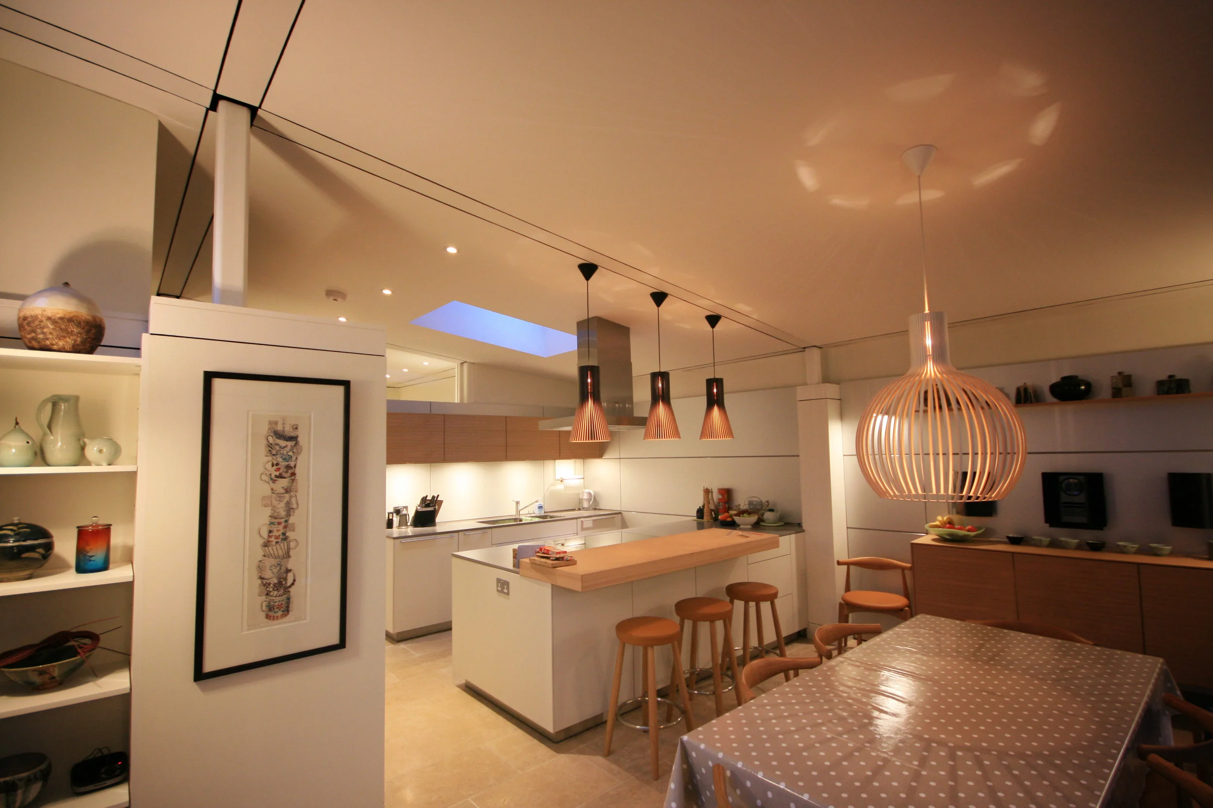 Dining & kitchen area