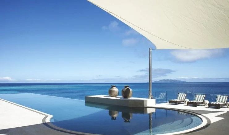 infinity pool басейн къща