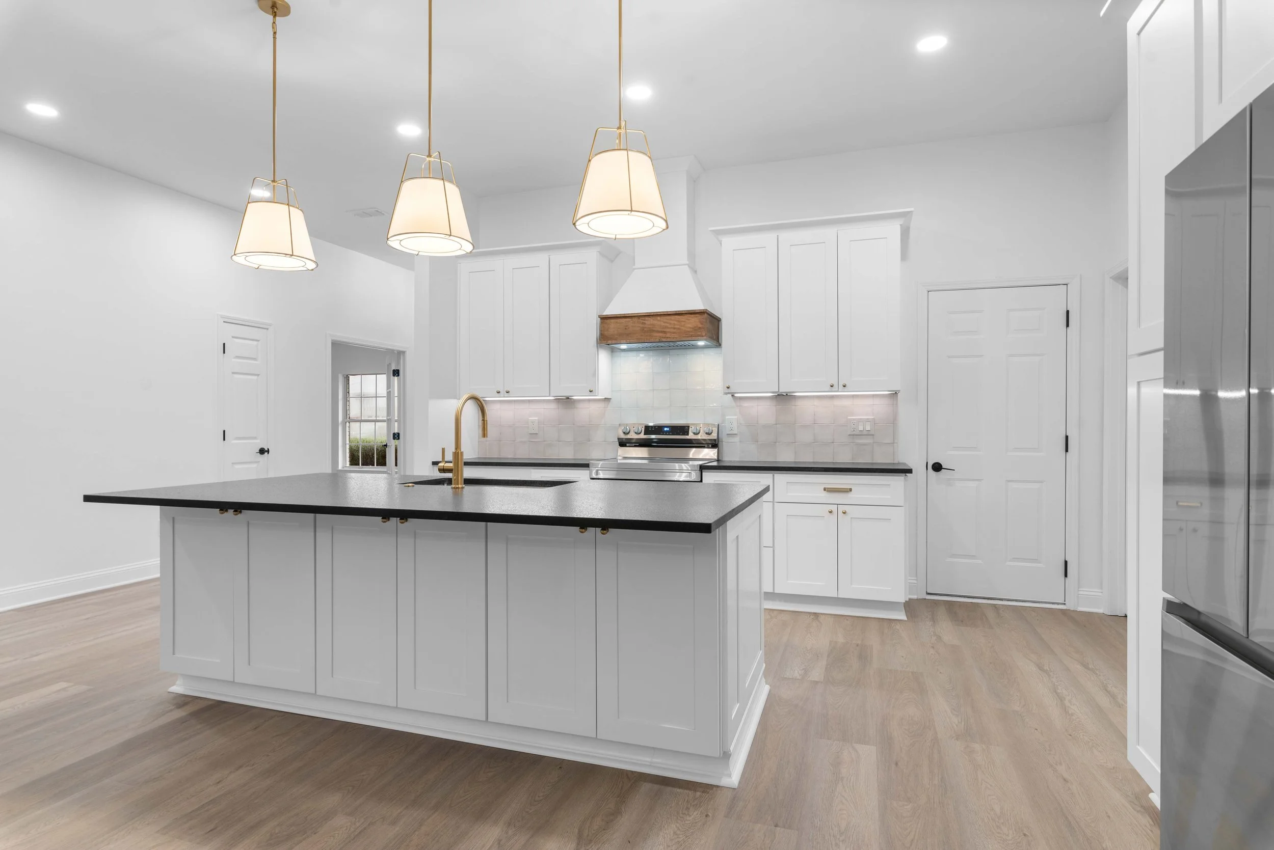 5489 London Lake Dr-12 2.JPG