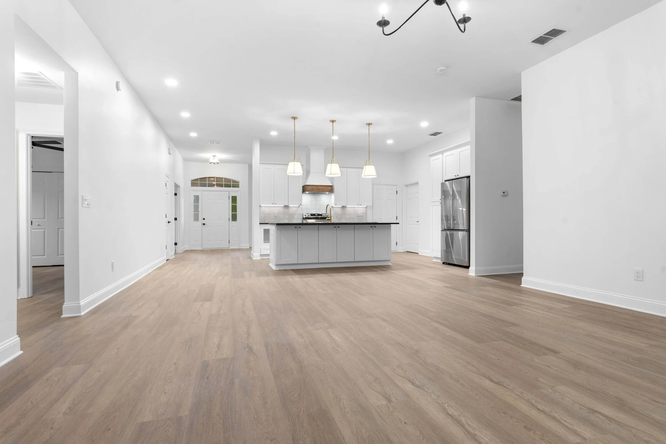 5489 London Lake Dr-9.JPG