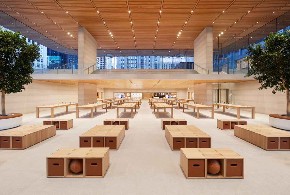 Apple Michigan Ave 2.jpg