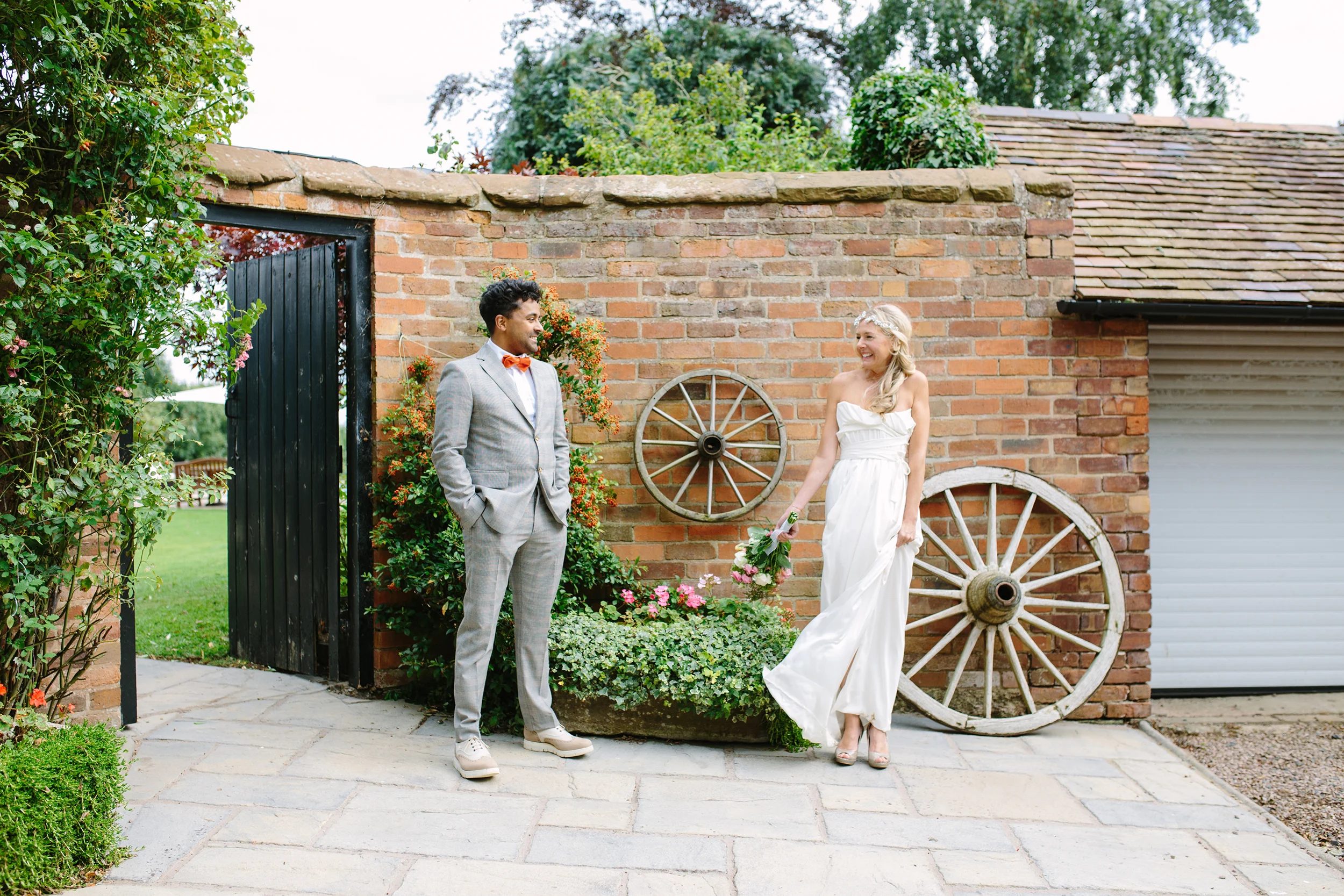 Creative outdoor ceremony wedding photography