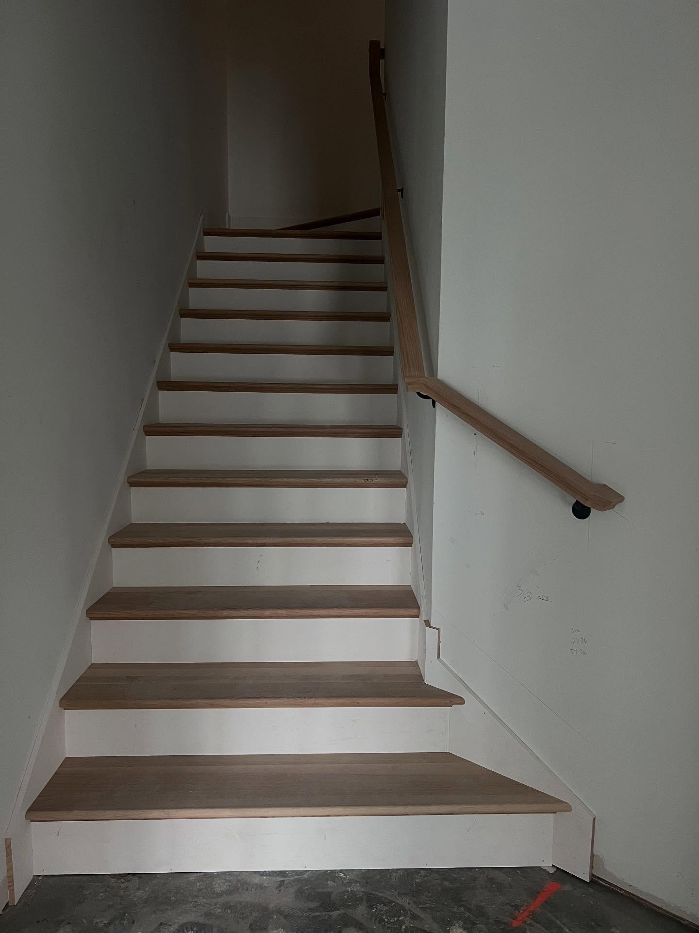 3 Stairs and rails on #lakekeowee in 9 Days 🤘🏻#riseandrunsc #riseandrunstairworks