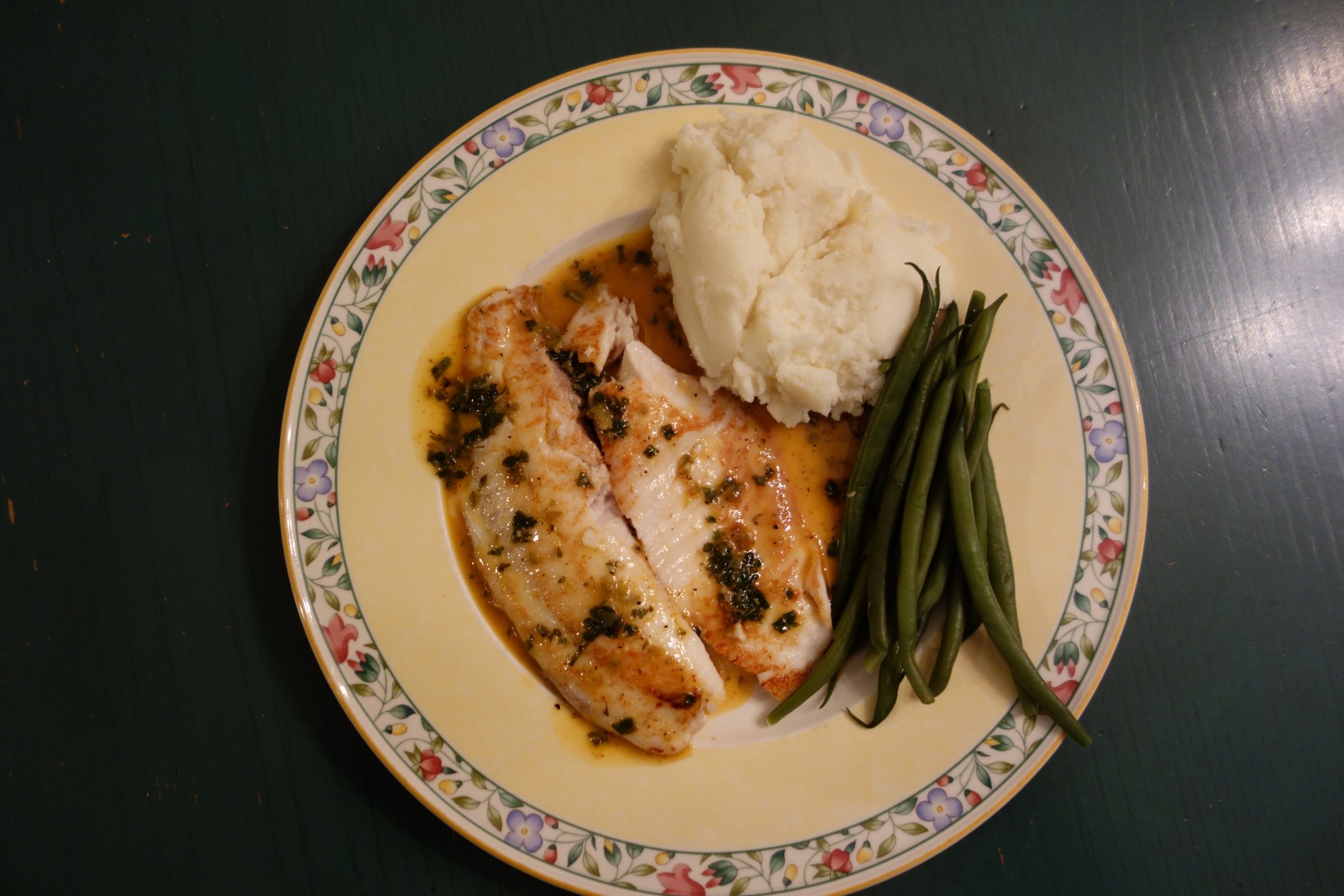Re-heat the sauce just before serving, and pour it over the fish. Time to eat!