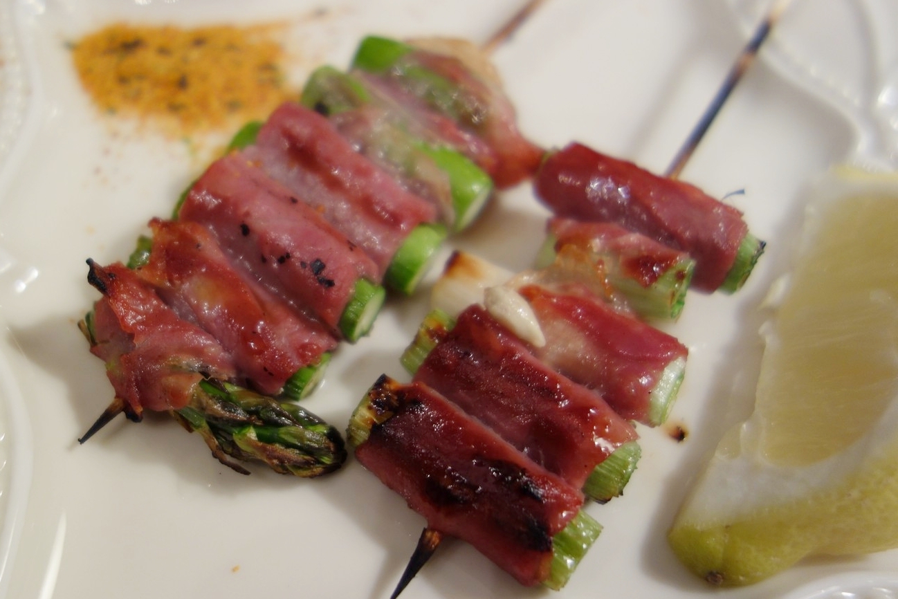 Asparagus on the left, green onions on the right. Doesn't get any better than this!