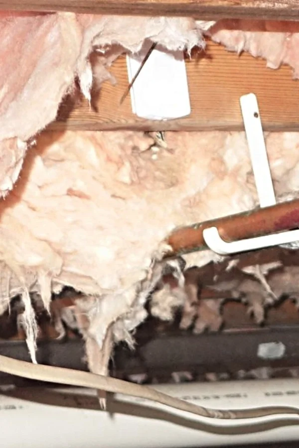i PLACED A TEMPERATURE/HUMIDITY SENSOR ON A JOIST IN ABOUT THE MIDDLE OF MY CRAWL SPACE. iT’S THE WHITE BOX AT THE TOP OF THIS PHOTO.