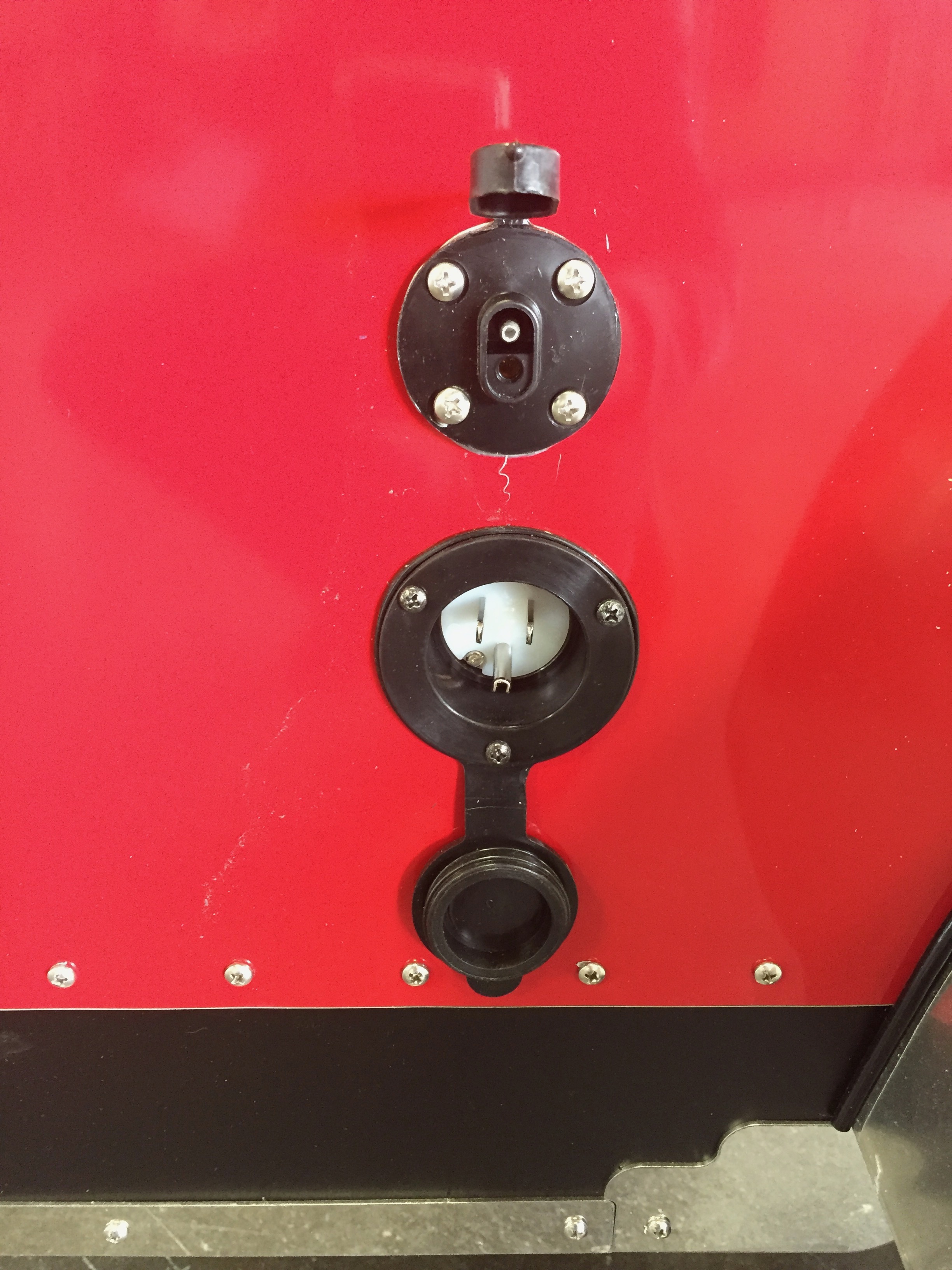 Solar plugin Vistabule Teardrop Trailers