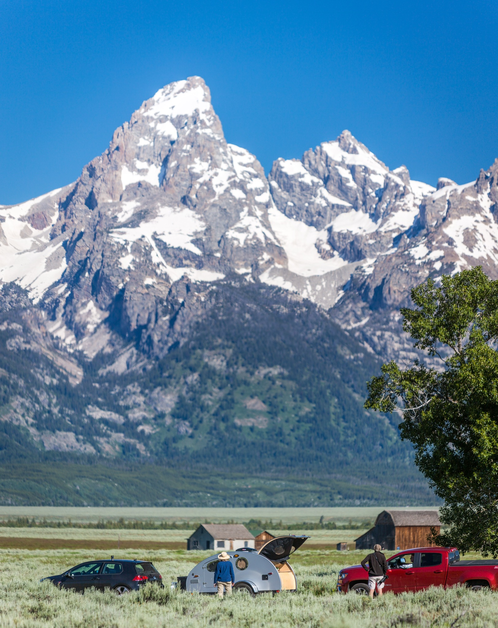 Vistabule teardrop trailer and the beautiful mountains