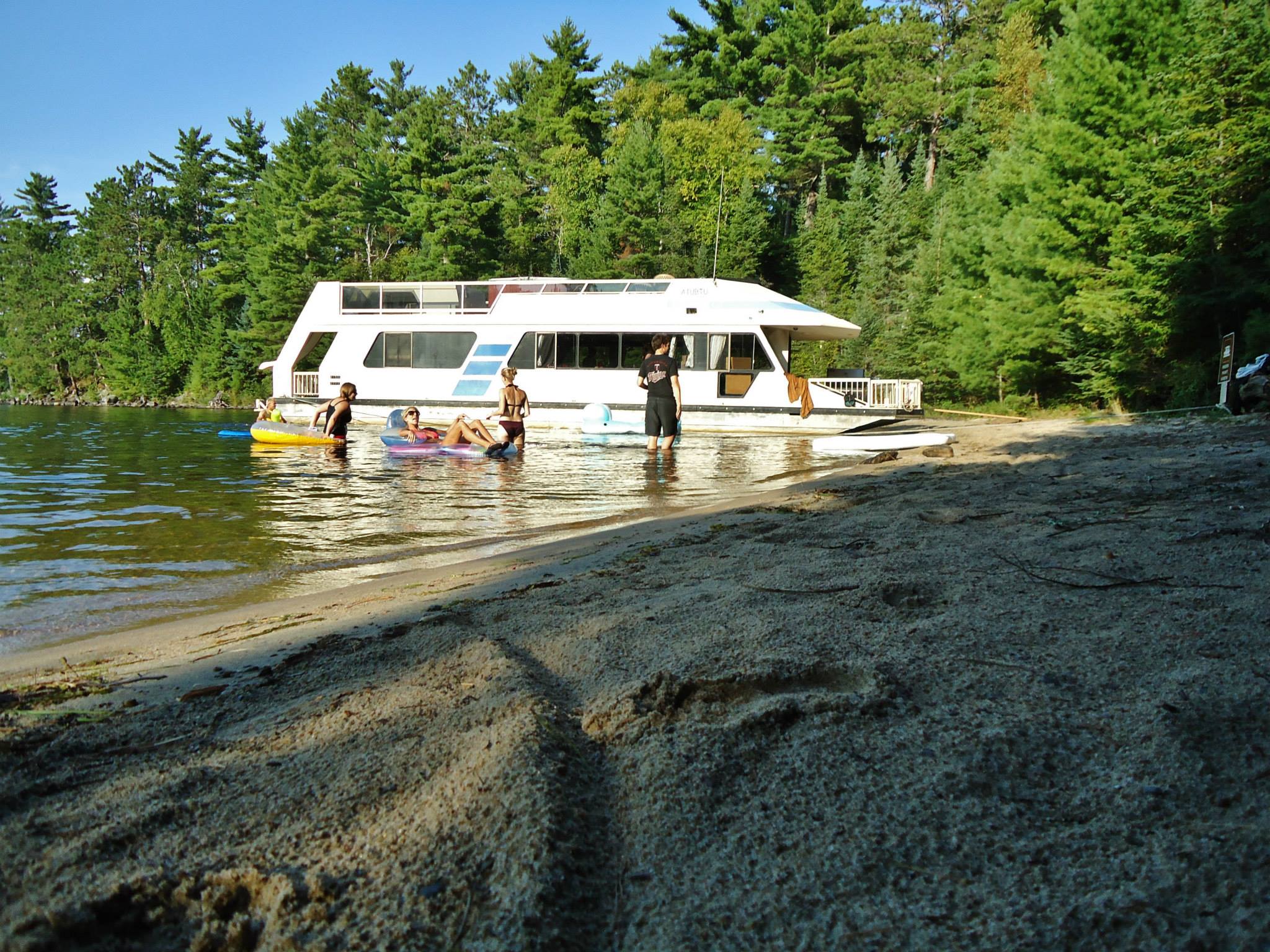 Shannon Foss houseboat.jpg