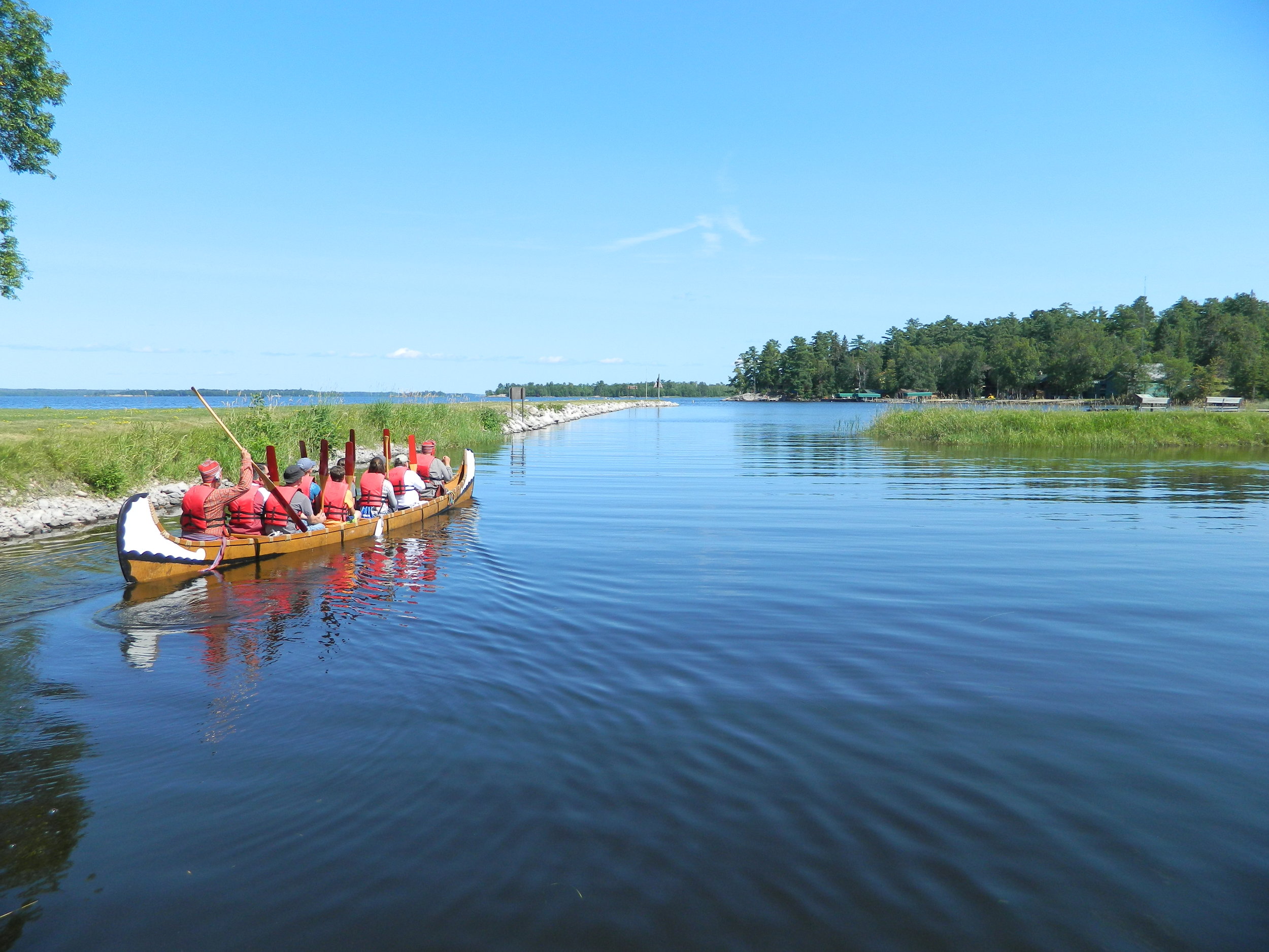 Voyageur canoe photo by National Park Service.JPG