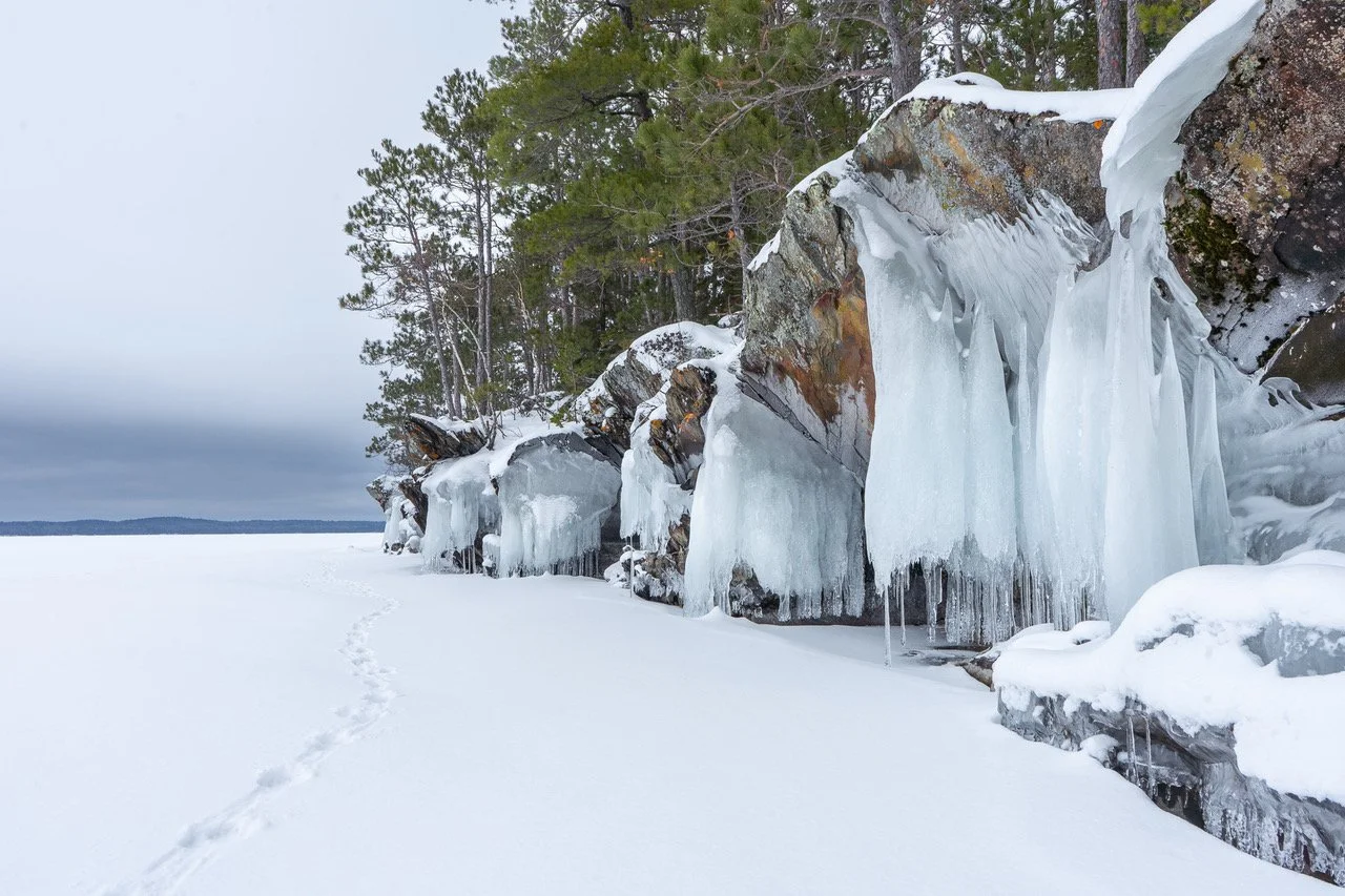 ❄️🛷Winter Trail Update &ndash; Voyageurs National Park (12/24)

Winter has settled into Voyageurs with quiet lakes, crisp air, and changing conditions across the park. Trail conditions remain similar to last week, and visitors are encouraged to stay