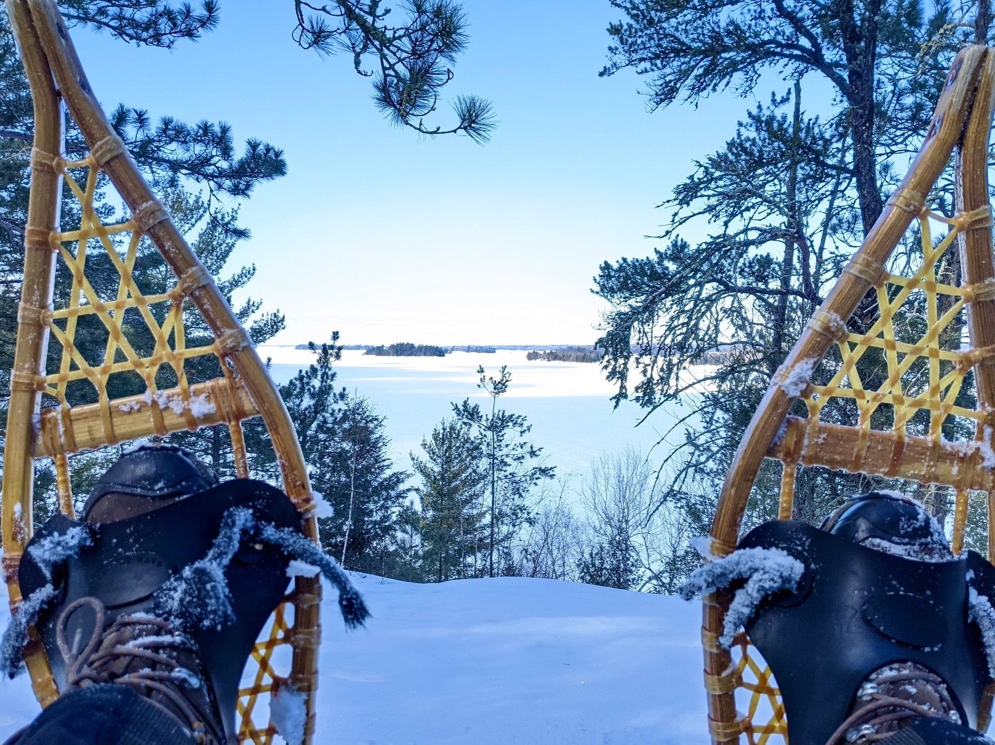 ❄🥾 Breaking trail in Minnesota&rsquo;s frozen paradise!

Voyageurs National Park has transformed into a winter wonderland, and snowshoeing is one of the best ways to experience it! The air is crisp, the forest is quiet, and the park feels especially