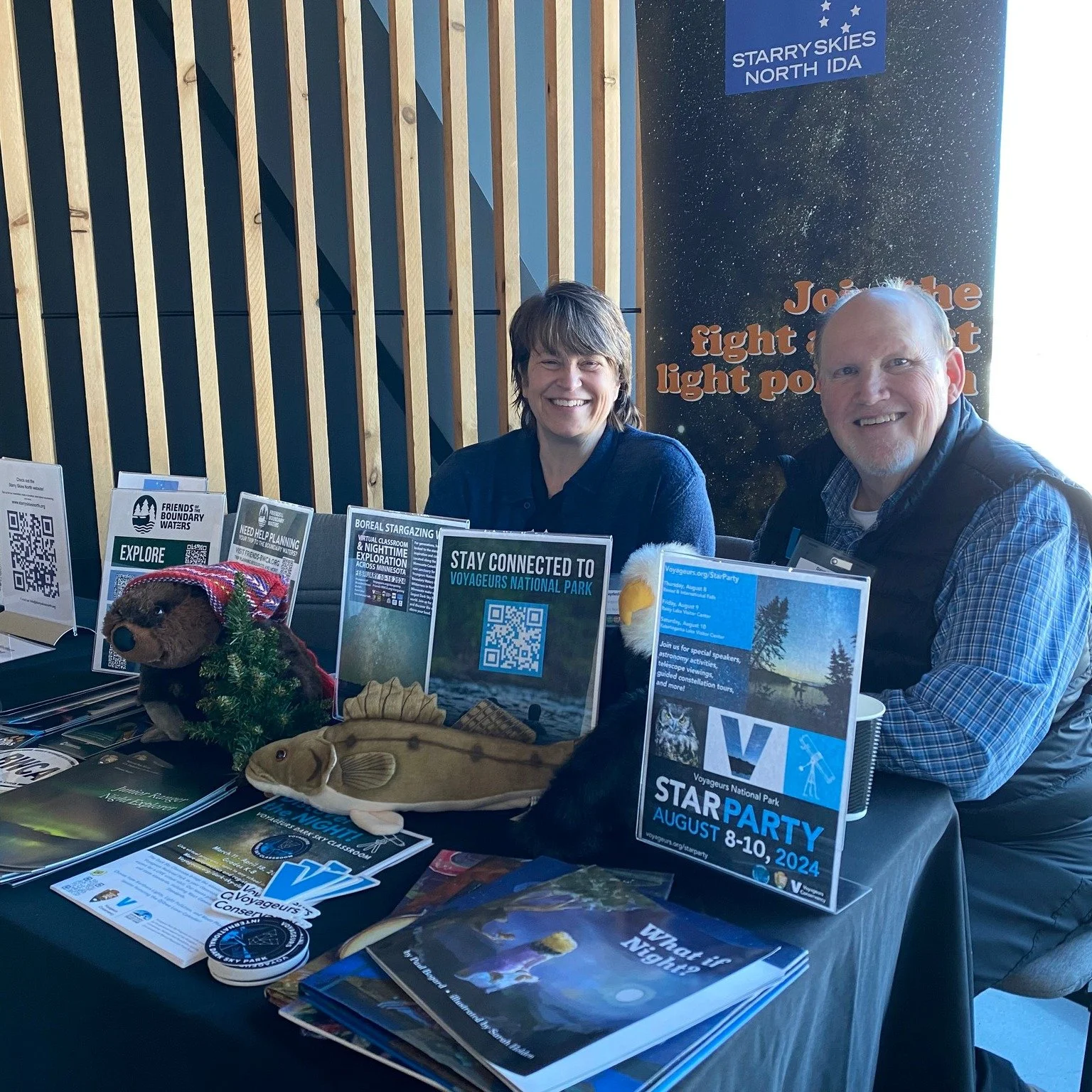 🤝🏽✨📣Voyageurs Conservancy is expanding its volunteer program in 2026, and we're hoping you'll join us!

Help connect people to Voyageurs National Park, spread the word about upcoming events, and assist with educational games and programs. No exper