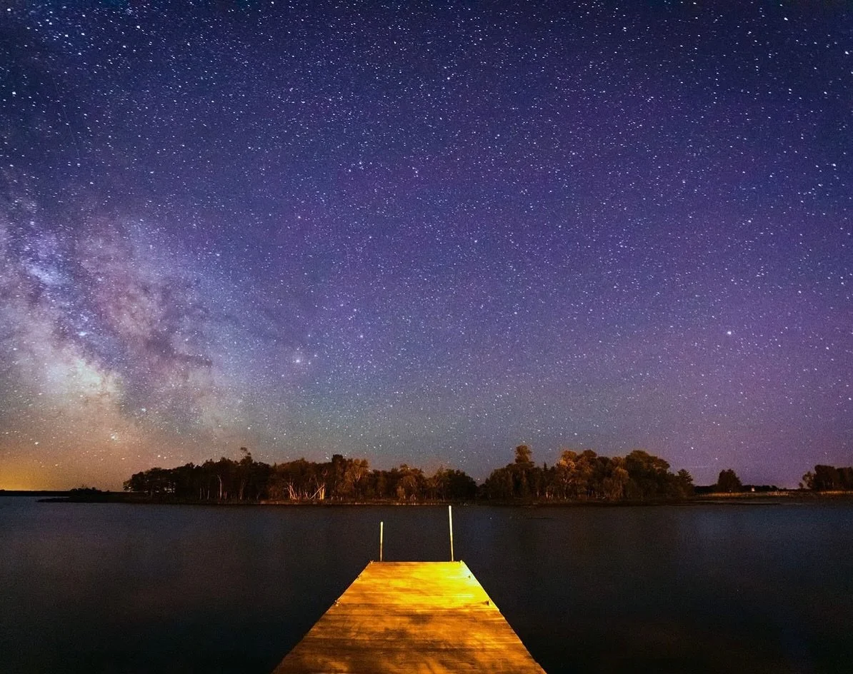 💫🔭 Two nations. One sky. And a shared commitment to protect it.

Yesterday, leaders from both Minnesota and Ontario came together for something bigger than all of us!

In honor of International Dark Sky Week, the mayors of International Falls, Rani
