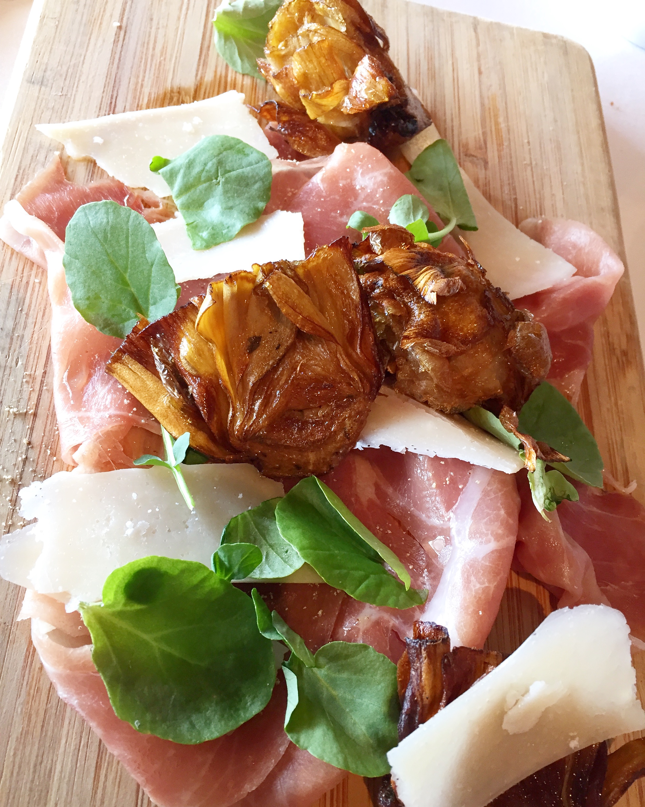 The famous Parma Ham with arugula, parmesan, fried baby artichokes and truffle oil. I am now in looooove with fried baby artichokes.