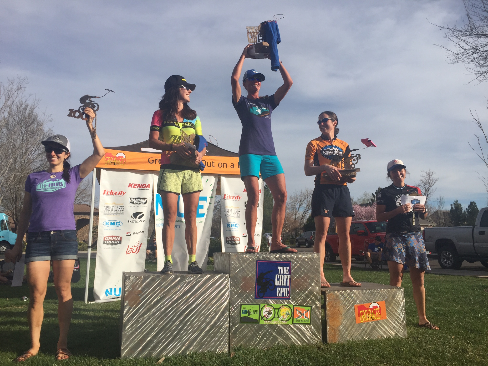 Chase Edwards, Right, taking 5th place in the Women's Pro 100.