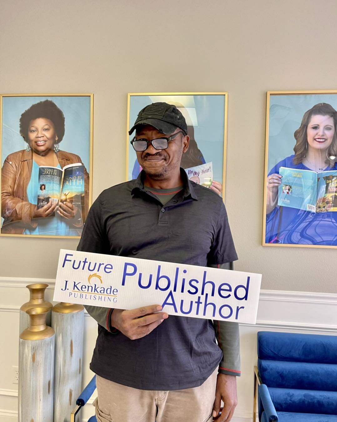 We do love our Authors!
Help us welcome our new Future Author!
Be on the lookout for his new self-help book on entrepreneurship! 🎉

It was truly a pleasure meeting him. Amazing soul!

You can get started on your author journey in person or online! ?