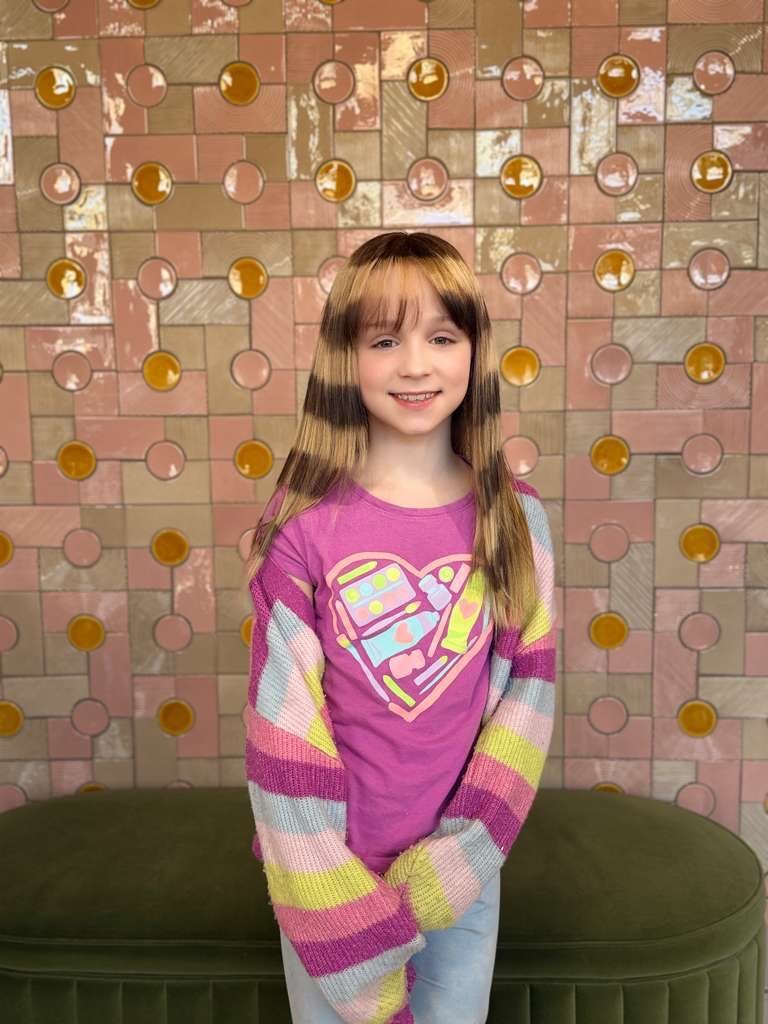 Inspired by @alysaxliu , @fragouli_beauty brought &ldquo;bumblebee&rdquo; hair to life for a special birthday girl. 

#bloombeautylounge #nychairstylist #haircolor #dimentionalhair #creativecolor