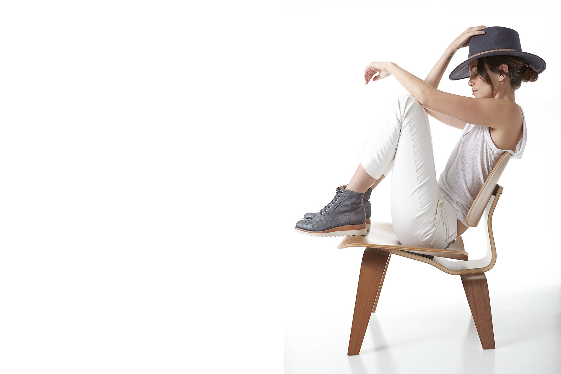 Gaszton_Photographer_Design_Studio_EamesChair_0134.jpg