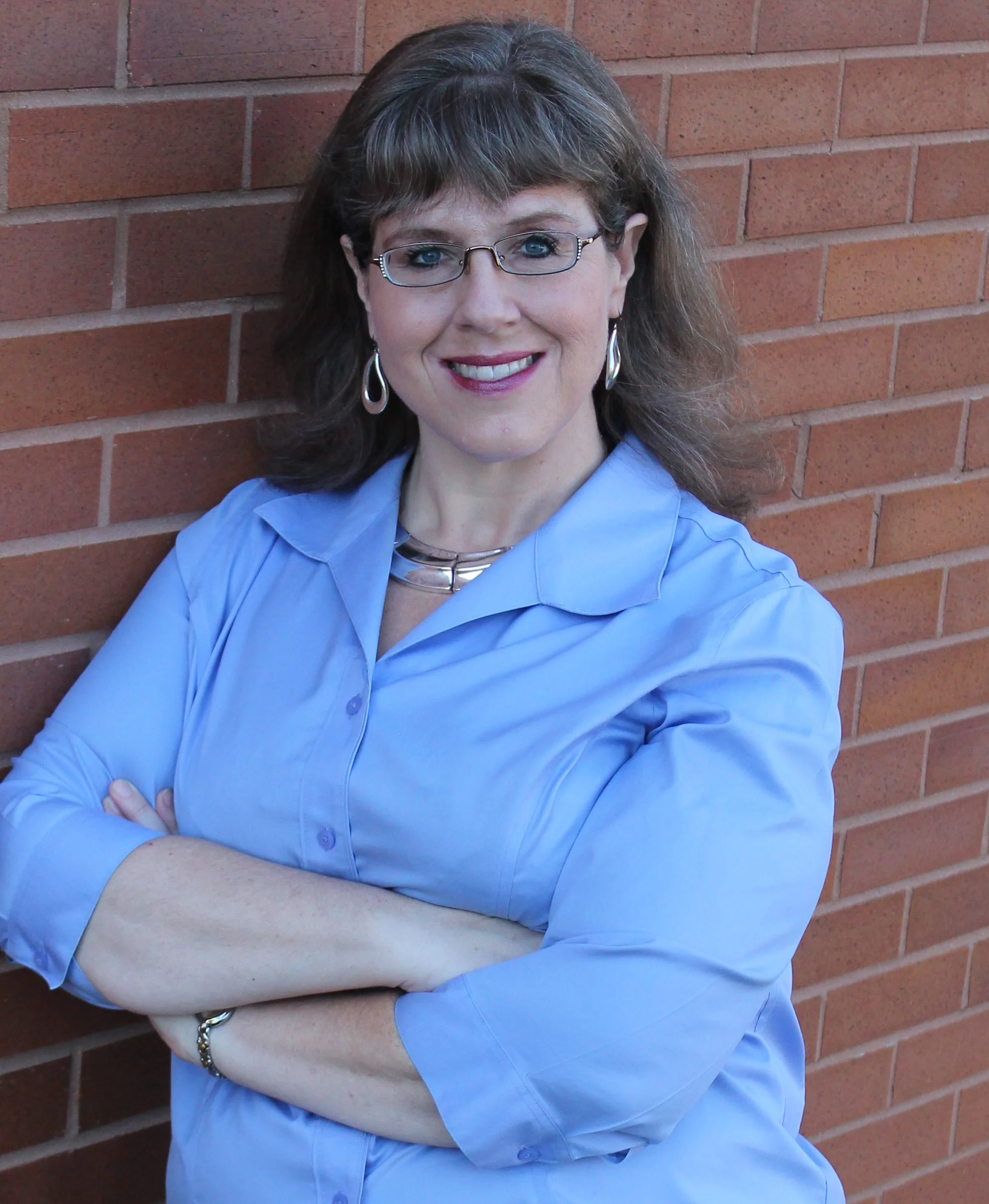 Travel along with Dr. Carlise Wynne and find tips and hacks for all of your traveling needs. Momleficent has some great ideas from packing suggestions to how to entertain yourself on long flights and everything in between. Click the picture above to see all of her amazing blog posts and feel free to subscribe!! 