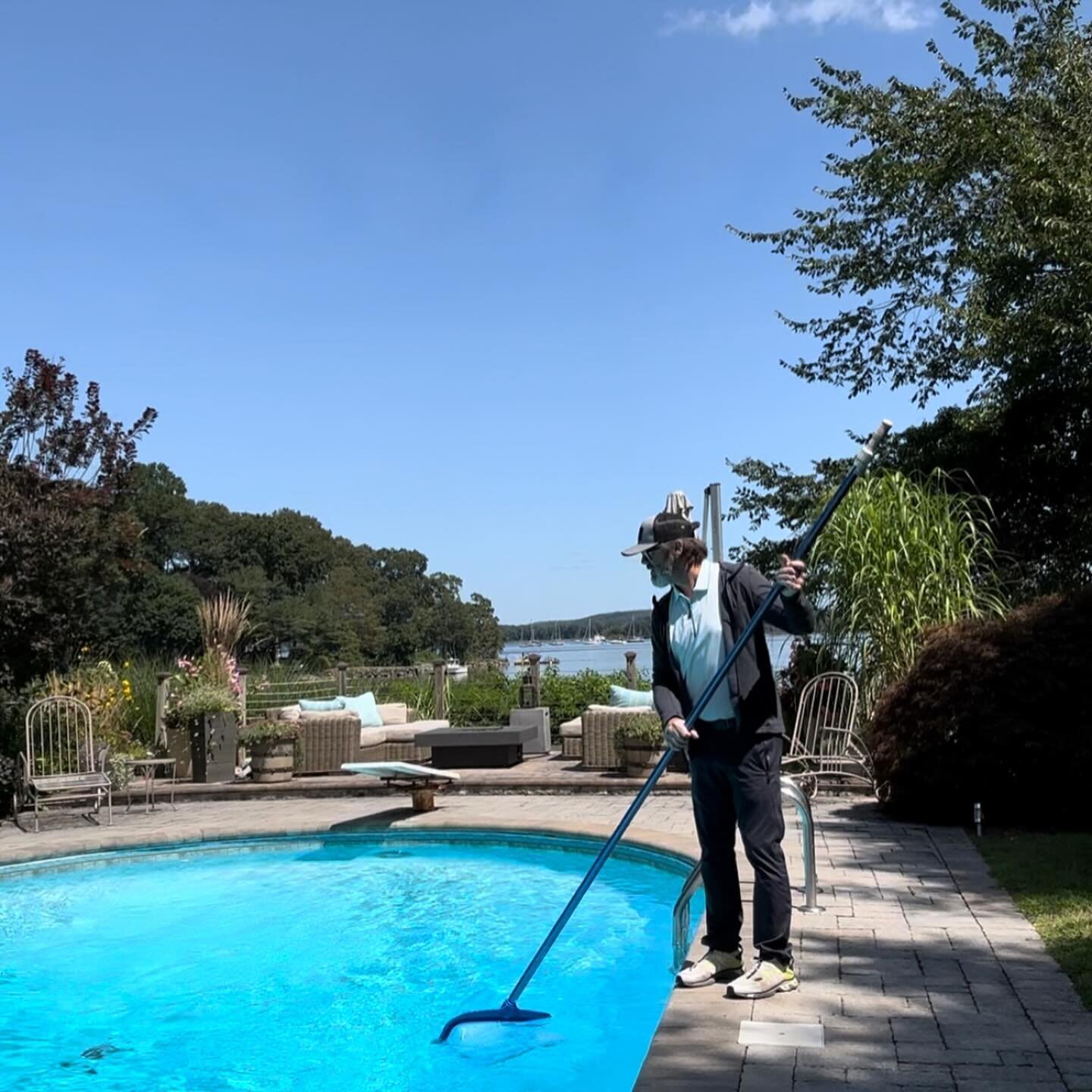 Ha ha ha - I&rsquo;m affectionately known as the pool boy to @suzy.kolber because I cleaned her pool after filming with her. #poolboy #poolboylife #takingcareofbusiness