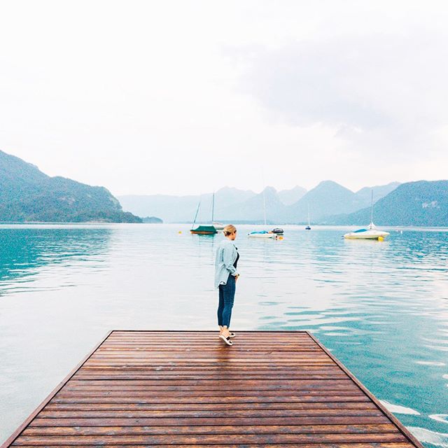 Sometimes the best plans are no plans✨.
.
I was editing photos yesterday and came across this happy snap in St. Gilgen, Austria. We went here on a whim after renting a car and taking a drive with no destination.
.
What we found was an amazing lakesid