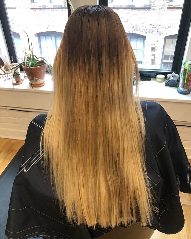 ✨Color correction✨
Before👉After
This new client had a bad color experience elsewhere and was referred to us at @thesaltyblondesalon_oldmarket a happy client makes for a happy stylist!