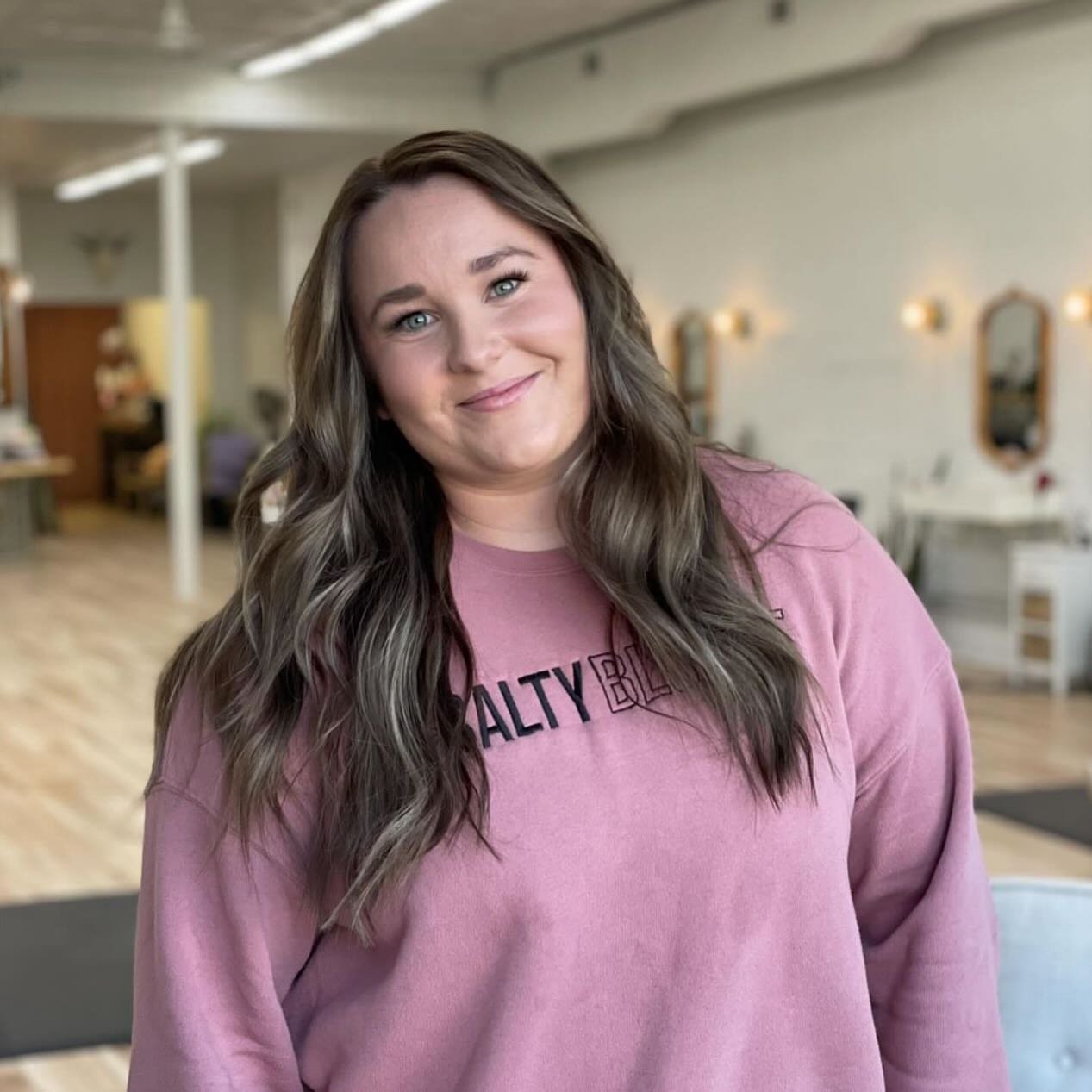 💜Happy Birthday💜
&bull;
Wishing a very Happy Birthday to our beautiful Esthetician, @bri.the.esti 🎉🎉🎉
Today is all about special, wonderful you! ❤️
