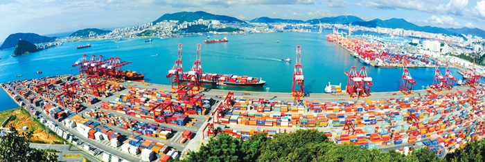 한국의 대표적 무역항인 부산항